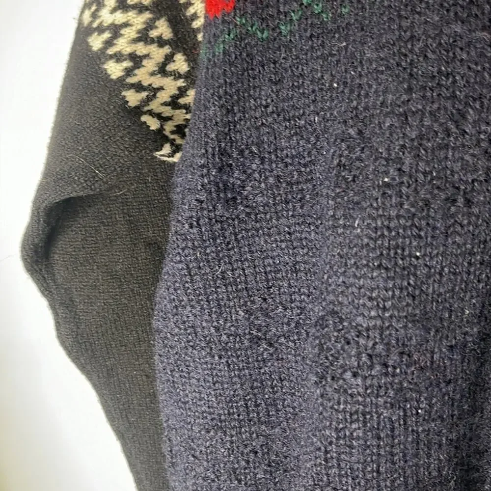 GAP Vintage Holiday Sweater Shetland Wool with Snowflake Pattern Size Large